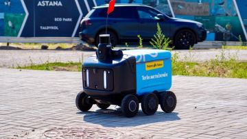 Роботы-курьеры начали доставлять заказы жителям Астаны