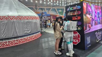 Мировые звезды кино, косплей и тысячи гостей: в Астане открылся Comic Con Astana 2026