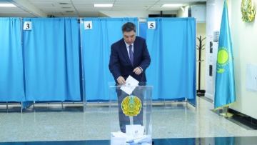 Премьер-министр Олжас Бектенов принял участие в голосовании