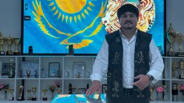 Голосовать всей семьей: Тимур Спатаев пришел на выборы вместе с близкими