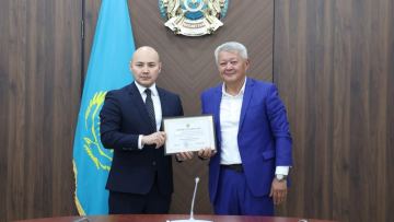 Столичный специалист награжден в честь Дня казахской тазы