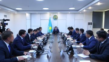 Олжас Бектенов проверил исполнение поручений Президента по объединению разрозненных мединформсистем и ознакомился с ИИ-решениями в области здравоохранения