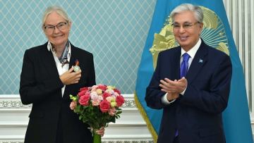 Глава государства наградил Петру Сёрлинг орденом «Достық» II степени за вклад в развитие настольного тенниса в Казахстане.