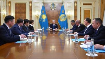 Глава государства провел совещание с Аппаратом Совета Безопасности