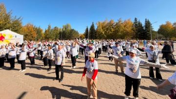 День пожилого человека: в столице прошел флешмоб