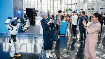 На AI & Digital Bridge 2026 покажут гуманоидных и промышленных роботов Qazbot technologies