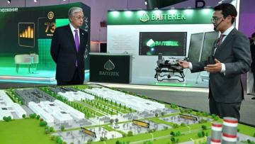 Глава государства ознакомился с проектами в сфере искусственного интеллекта и цифровизации