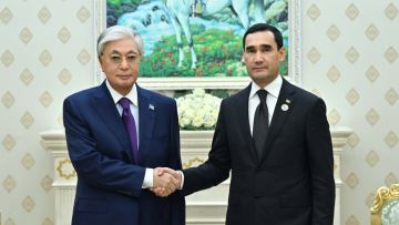 Глава государства провел встречу с Президентом Туркменистана