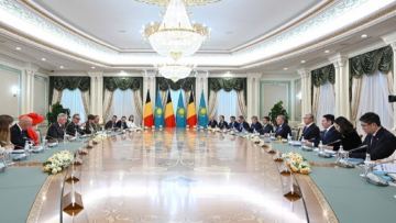 Глава государства провел переговоры с Королем Филиппом и Королевой Матильдой в расширенном составе