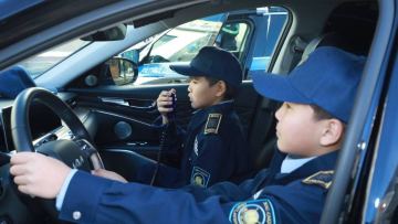 Один день в полиции: студенты и школьники познакомились с работой полиции изнутри в Астане