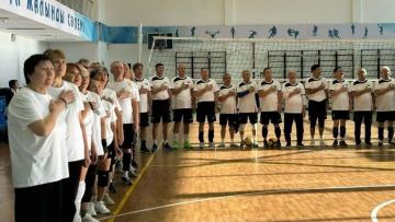 Турнир по волейболу среди пенсионеров в честь Дня Республики прошел в Астане