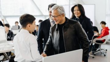 Дженсен Хуанг познакомился с AI-экосистемой Казахстана