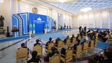 Глава государства присвоил казахстанцам госнаграды в предвверии Дня Республики