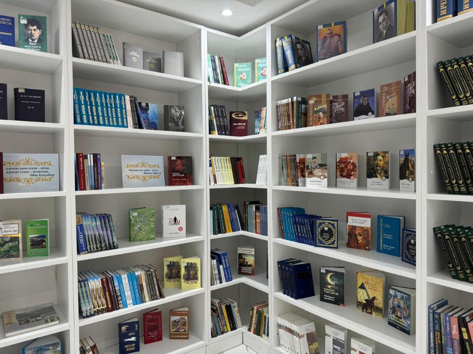 Фонд из 2500 книг: в Астане открылась новая детская библиотека