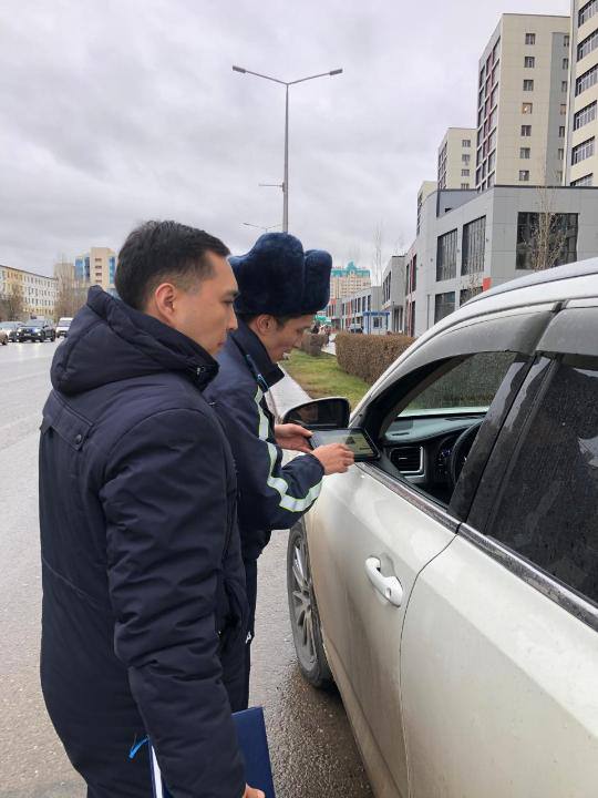 В Астане водителей на дорогах проверяют на наличие задолженностей