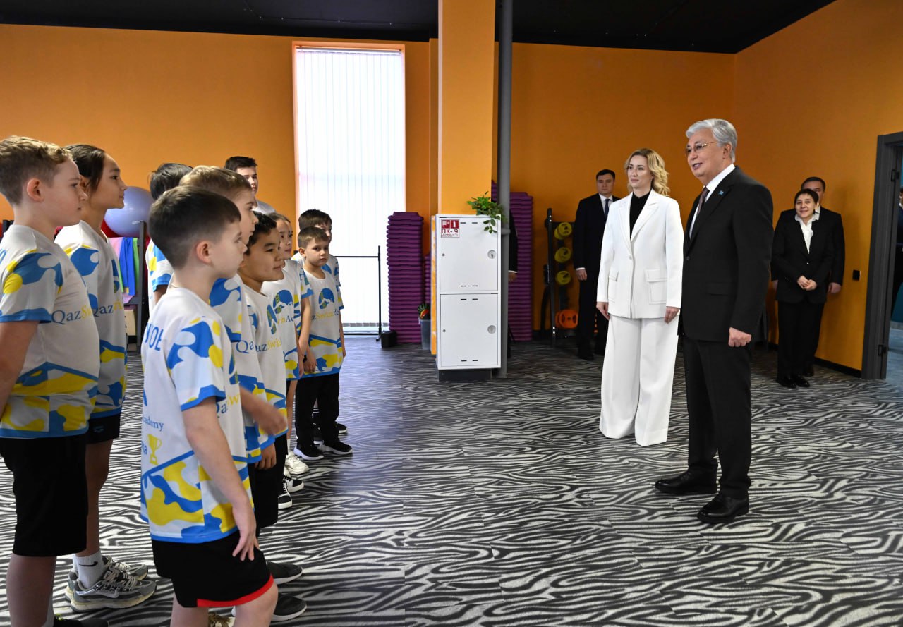 Воспитанники комплекса QazSwimAcademy встретились с Президентом