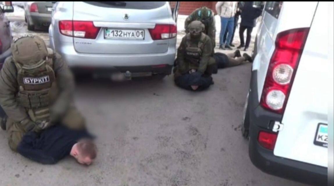 Сеть интернет-мошенников ликвидировала транспортная полиция в Астане