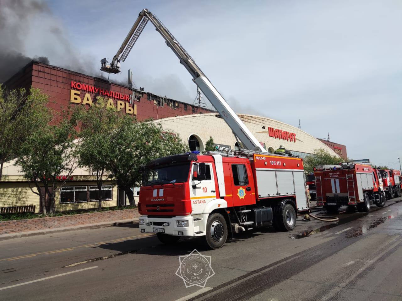 Пожар на рынке «Шапагат» удалось сдержать