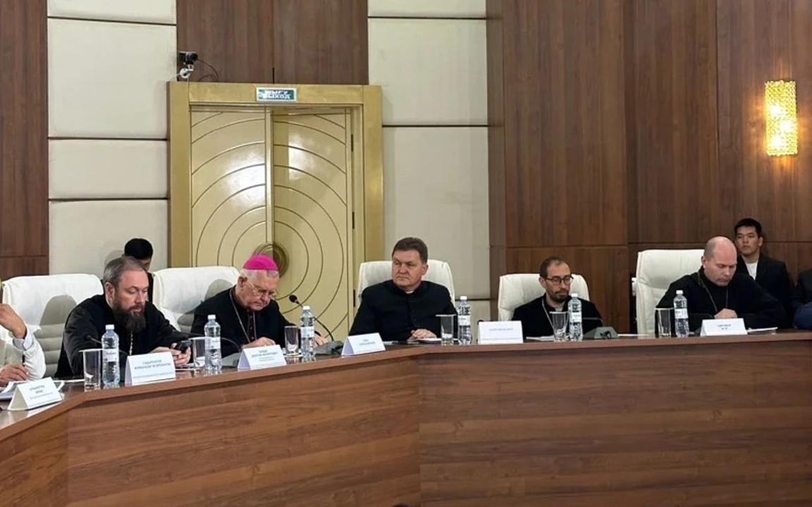 Диалог с молодежью