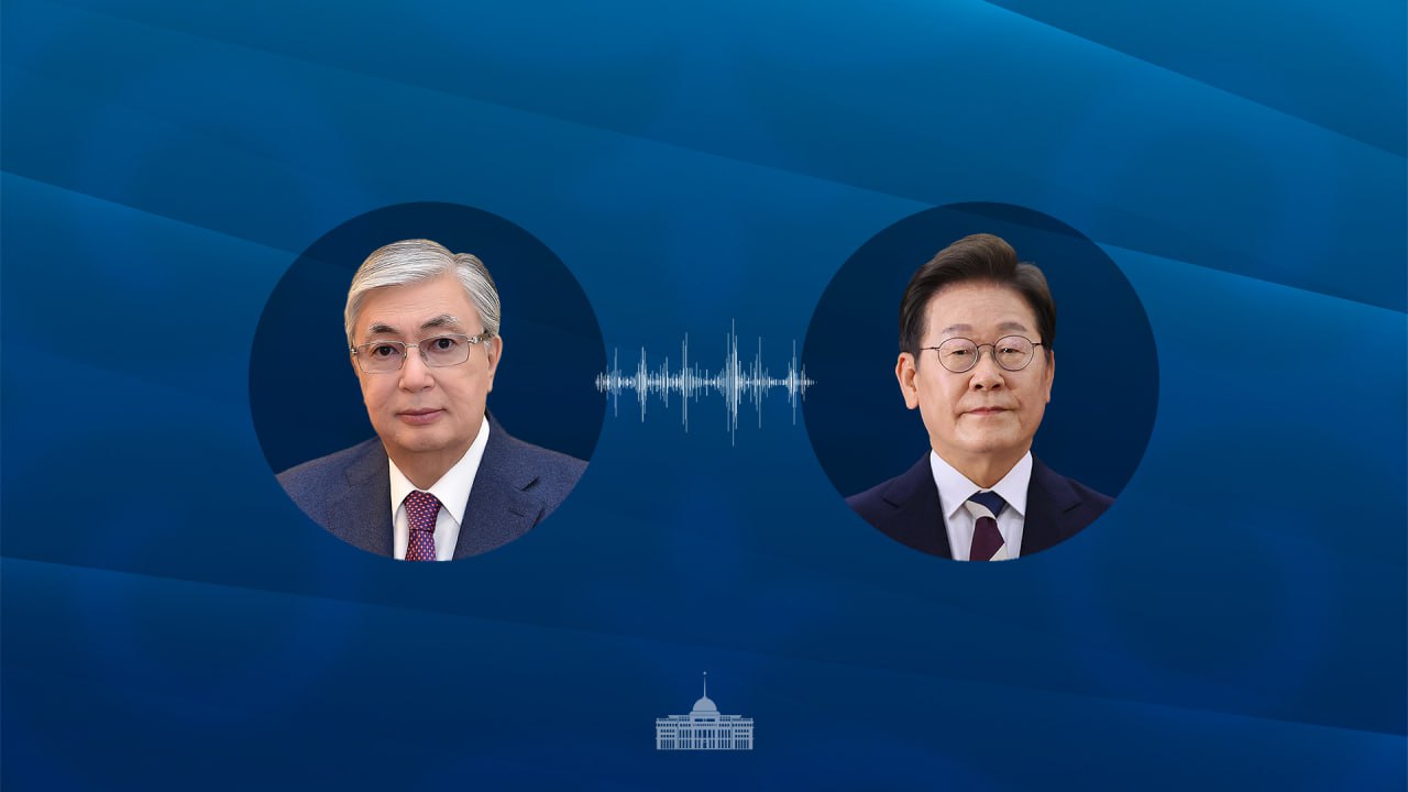 Глава государства провел телефонный разговор с Президентом Республики Корея