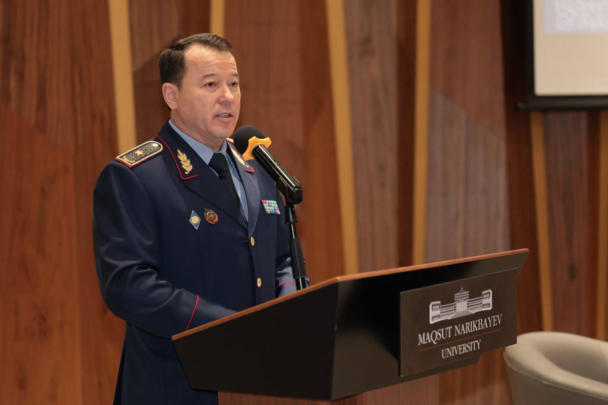 Первый заместитель министра внутренних дел встретился со студентами