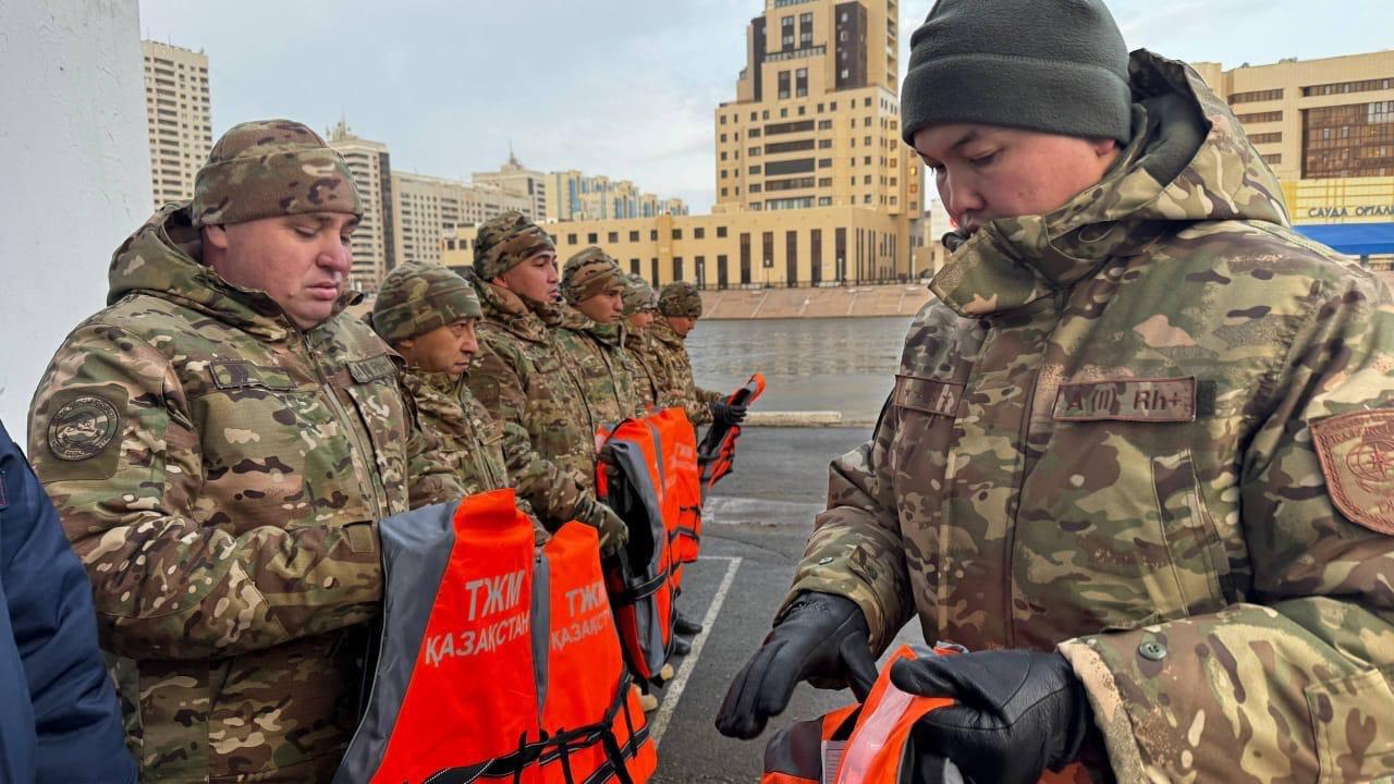 «Лед еще не окреп»: специалисты по ЧС предупредили жителей Астаны