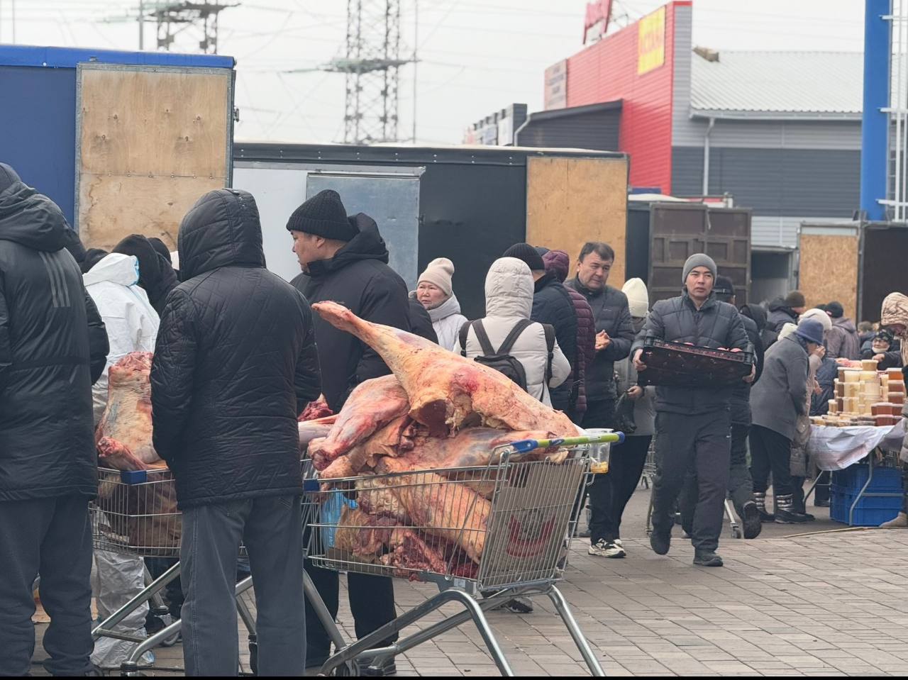 От 2800 тенге: в Астане мясная ярмарка продлена на пять дней