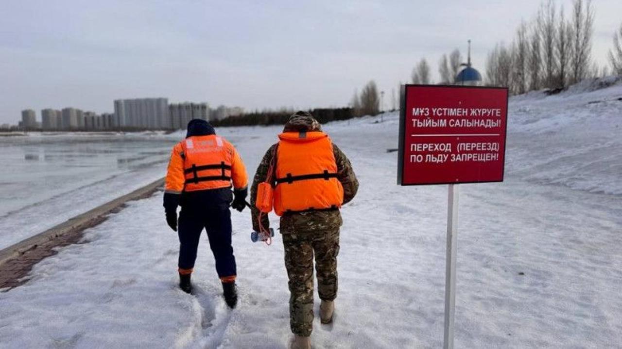 Из-за потепления временно приостановлена работа катка и ледяных горок на набережной в Астане