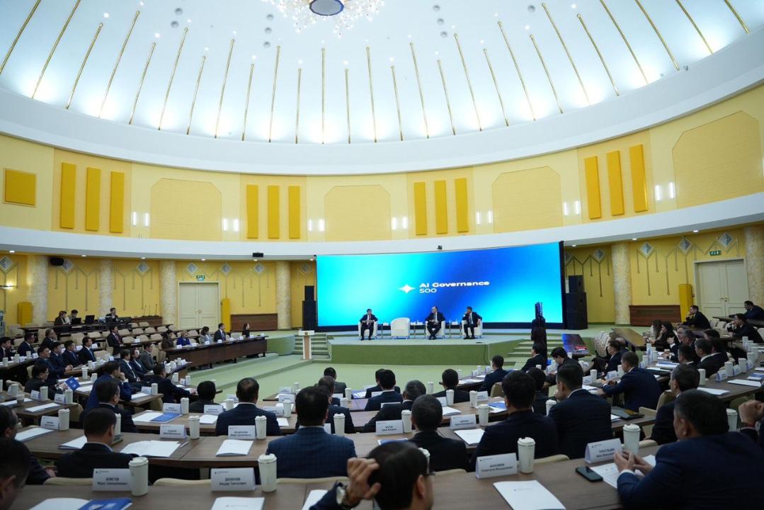 Обучение госслужащих внедрению ИИ стартовало в стране