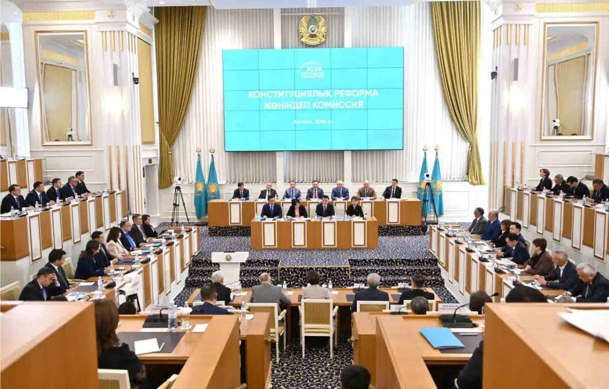 Устройство однопалатного парламента обсудила Конституционная комиссия