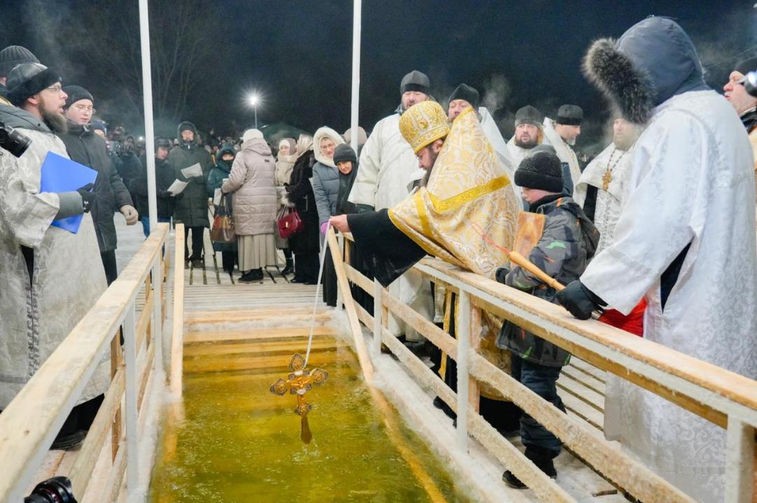 В Астане проходят крещенские купания