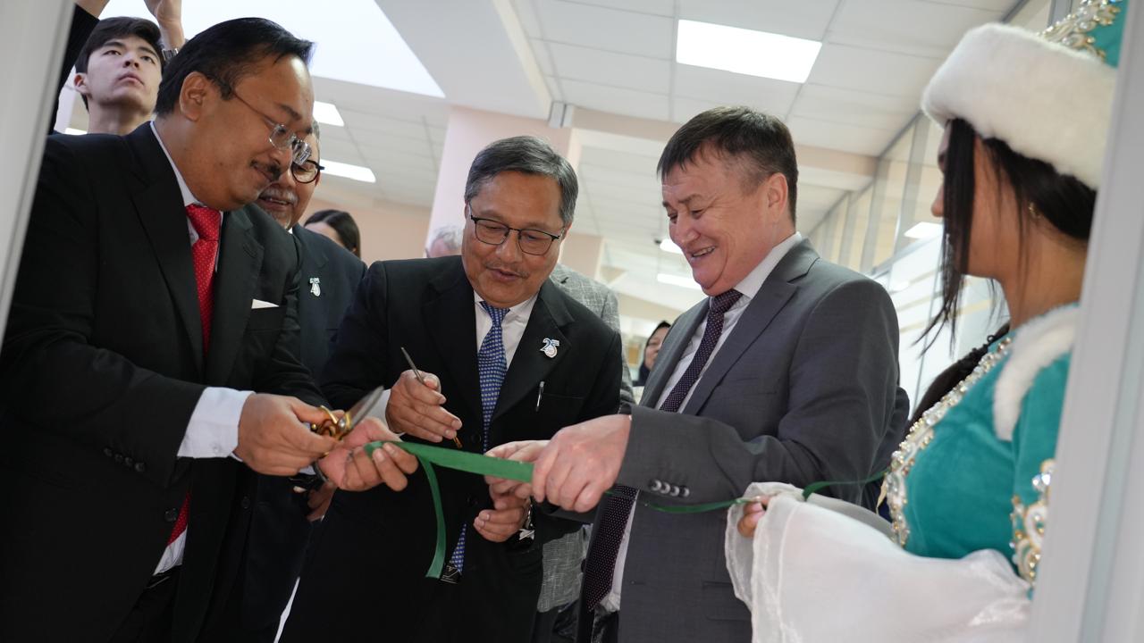 Центр Open University Malaysia открыли в Астане