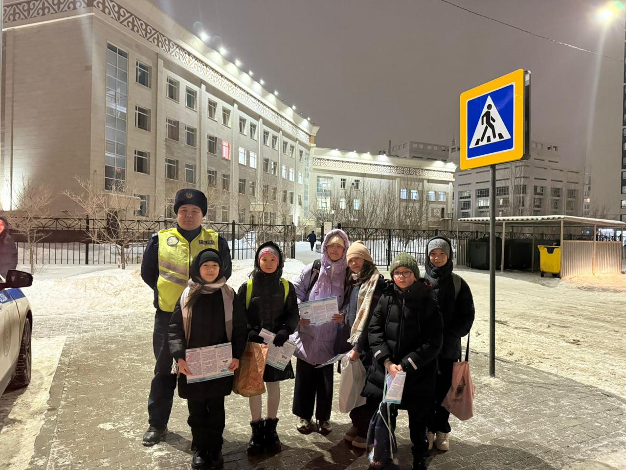 Астанчанам напомнили о правилах поведения на дорогах