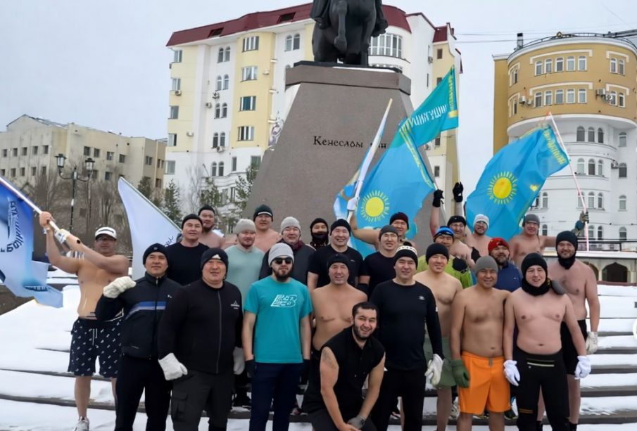 Столичные клубы моржей «Алтын ел» и «Бодрость» поддержали проект новой Конституции