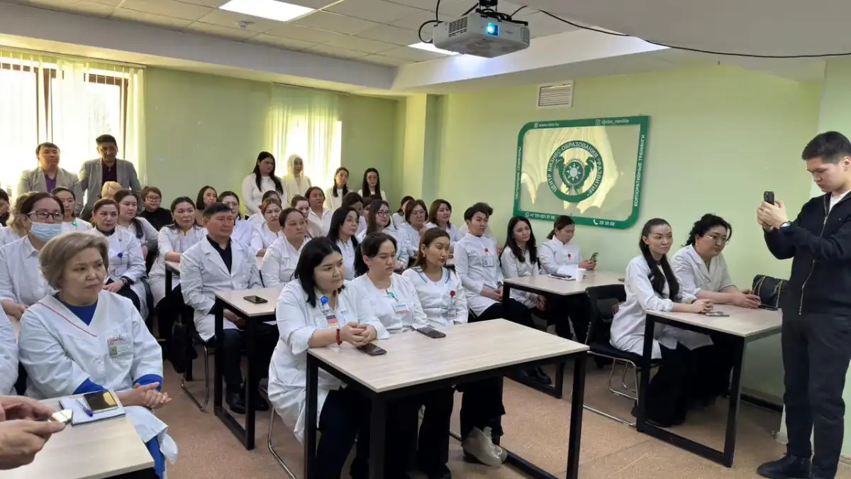 Работникам центра здоровья разъяснили положения проекта новой Конституции