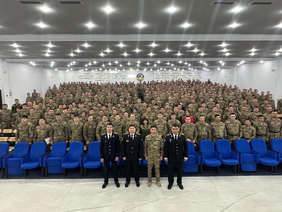 Более 800 столичных гвардейцев прошли обучение по финансовой безопасности