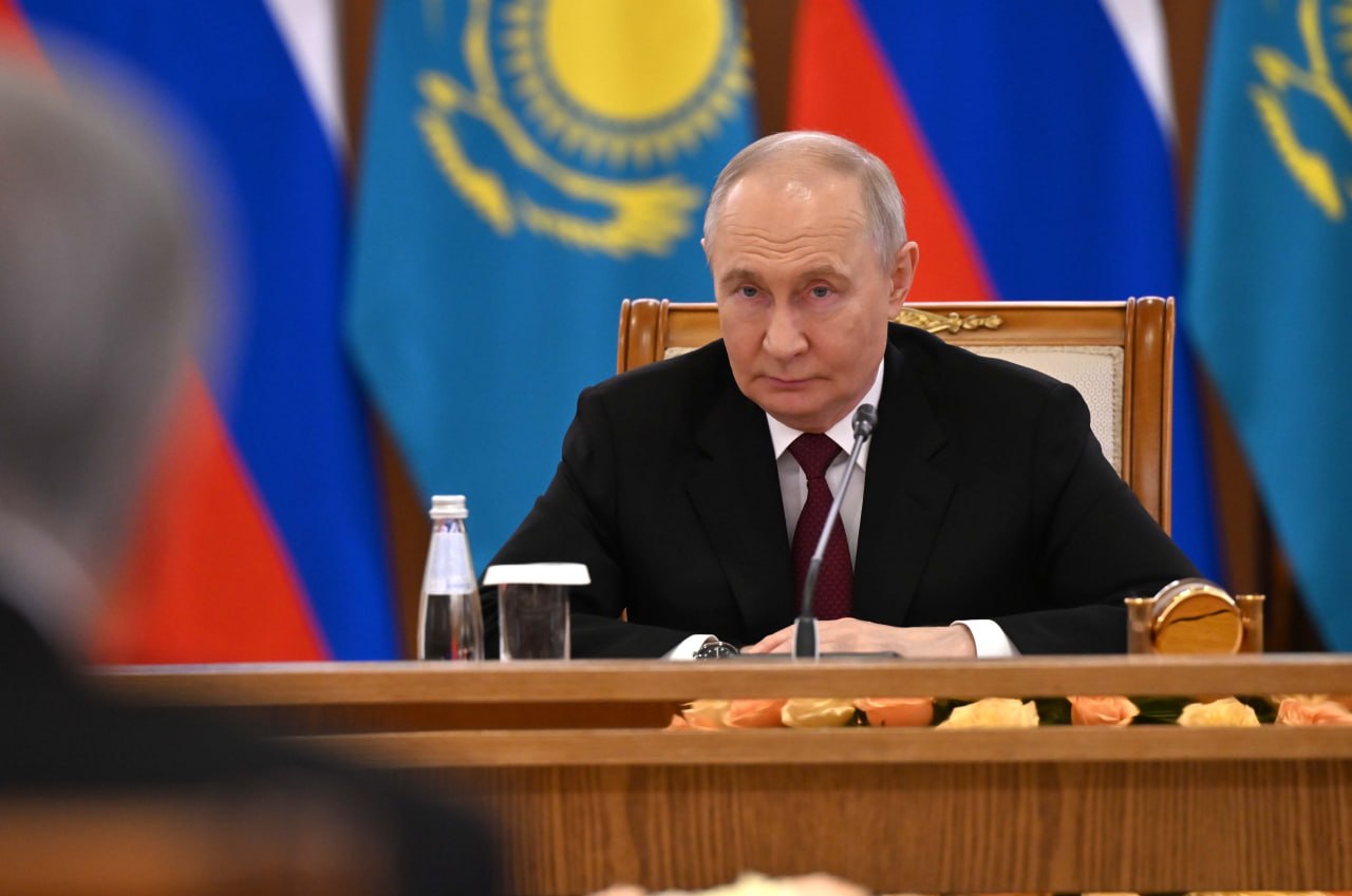 «Нам с Вами предстоит принять важное совместное заявление»: Президенты Казахстана и России провели переговоры в расширенном составе
