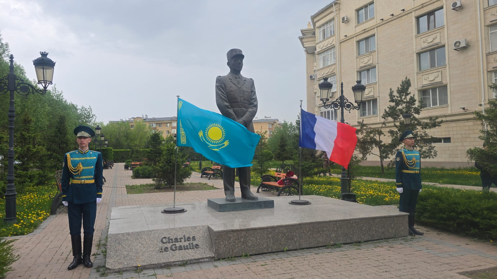 Через плен, лагеря и войну