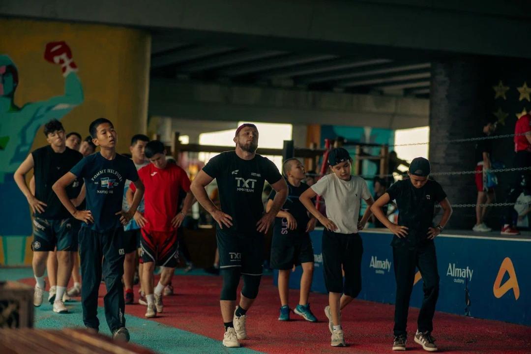 Бесплатные тренировки для всех: проект «Начни с себя» стартует в Астане