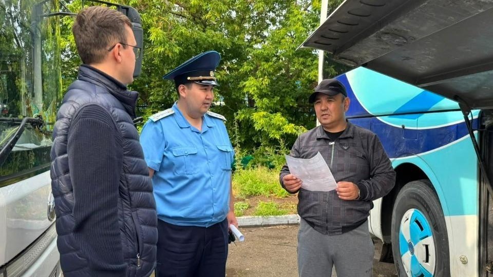 Пьяное вождение и наркотики: с водителями междугородних автобусов провели профилактическую беседу