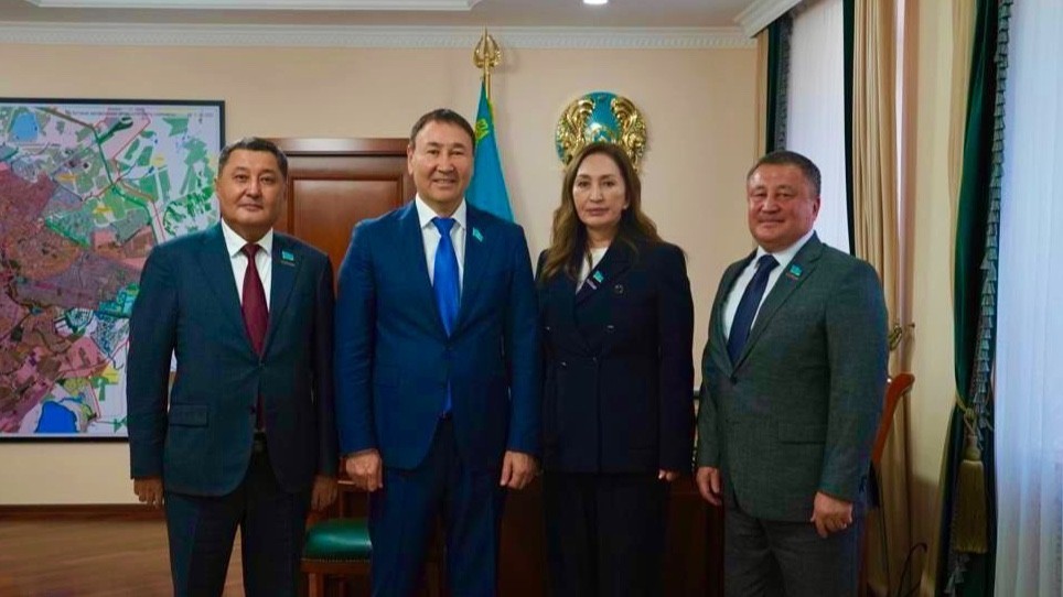 Городской маслихат встретился с депутатами Курултая