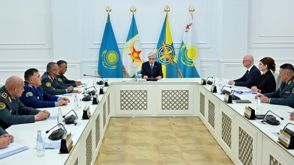 Глава государства поручил подготовить План военной реформы