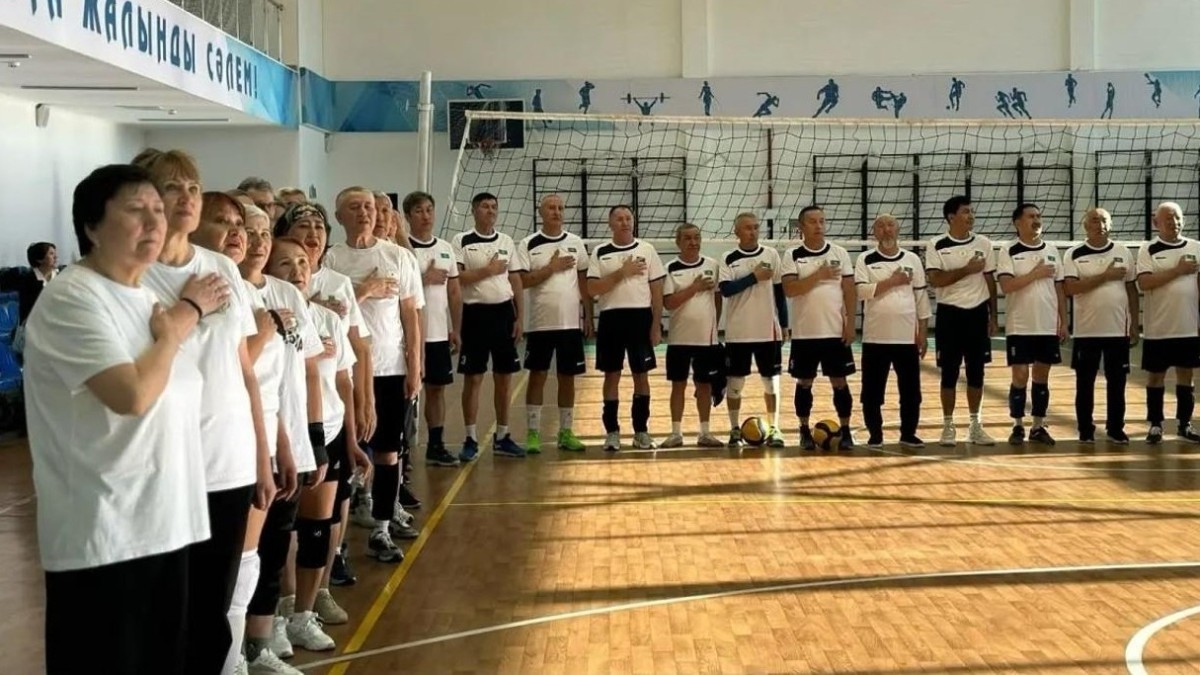 Турнир по волейболу среди пенсионеров в честь Дня Республики прошел в Астане